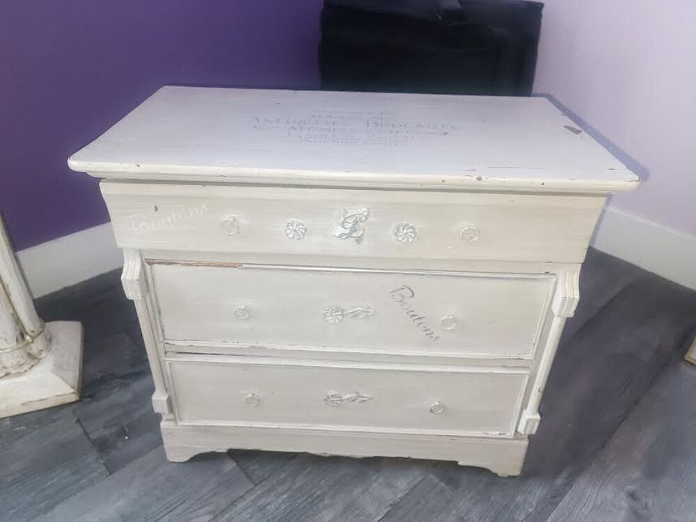 ANCIENNE PETITE COMMODE 3 TIROIRS Meubles