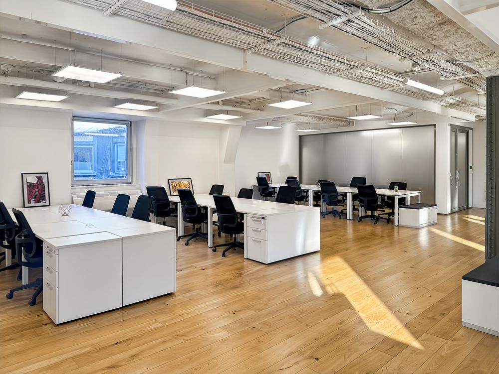   Un bureau au design remarquable pour 3 personnes à Spaces Réaumur Paris 2