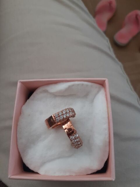 Boucle d oreille argent rose  PANDORA neuve 
80 La Palme (11)