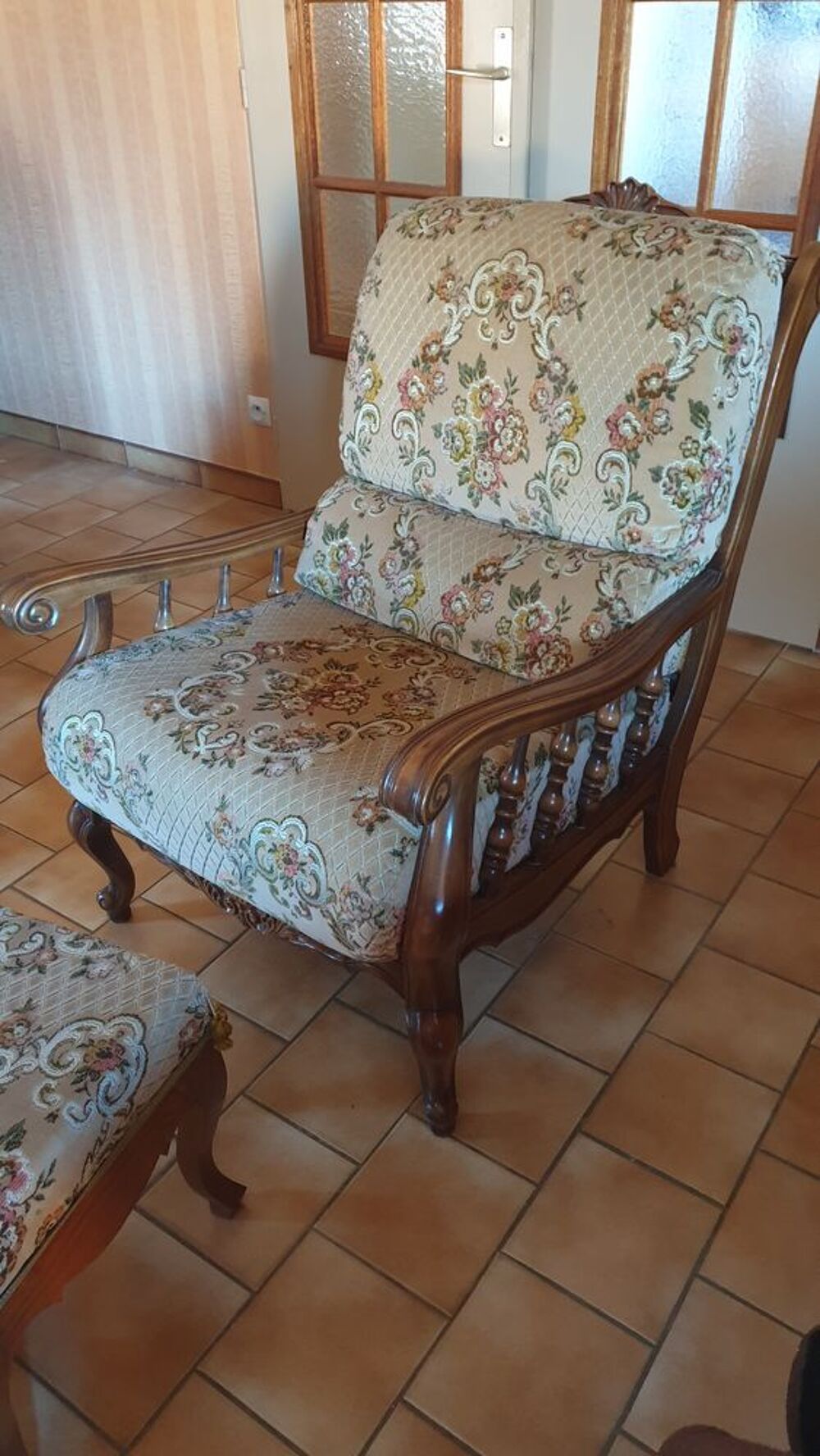 1 ou 2 fauteuil avec pouf comme neufs Meubles