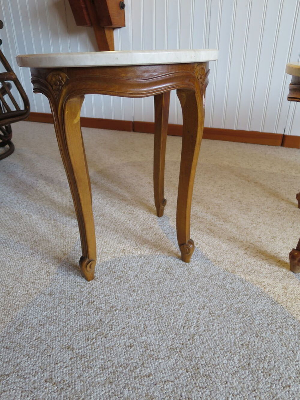 Table basse ronde-bois sculpt&eacute;-marbre blanc-Style r&eacute;gence Meubles