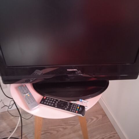tlvision lcd avec dcodeur 55 cm avec dcodeur
marque tosh 60 Salaise-sur-Sanne (38)