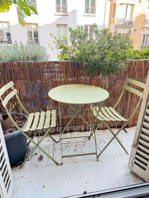Ensemble Fermob Bistro €  table ronde + 2 chaises (balcon/terrasse) 220 Paris 10 (75)