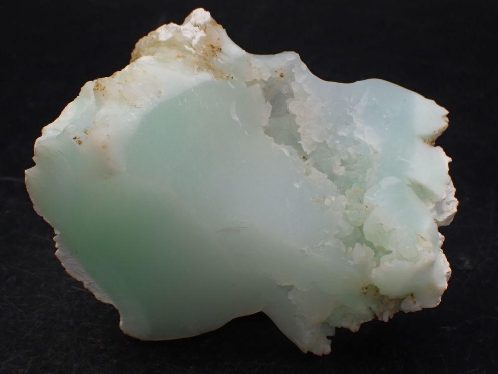 Opale verte , Les C&eacute;l&egrave;bes , Indon&eacute;sie 99gr 80 x 63 x 42 mm 