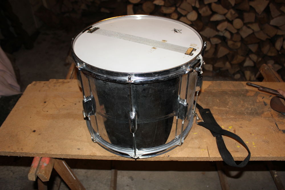 TAMBOUR avec baguettes Instruments de musique