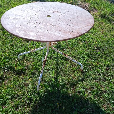 table fer � repeindre diam�tre 110 80 Roussillon (38)