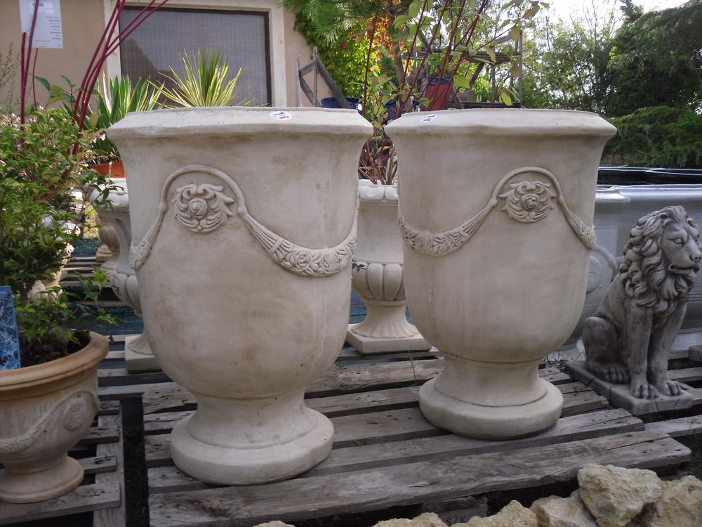 VASE / POT STYLE "ANDUZE" EN PIERRE h75 x 60cm Jardin