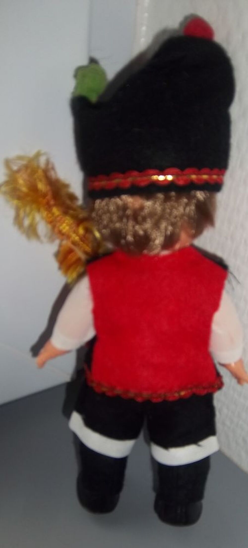 Poup&eacute;e folklorique ann&eacute;e 1970 