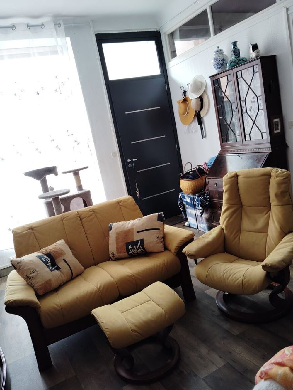 Joli petit ensemble pour salon en tissu Meubles