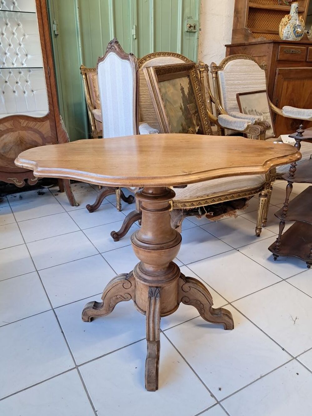 Gu&eacute;ridon ancien, en merisier Meubles