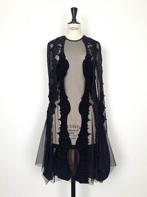 RETOUCHES ET CR&Eacute;ATIONS DE V&Ecirc;TEMENTS 0 74160 Saint-julien-en-genevois