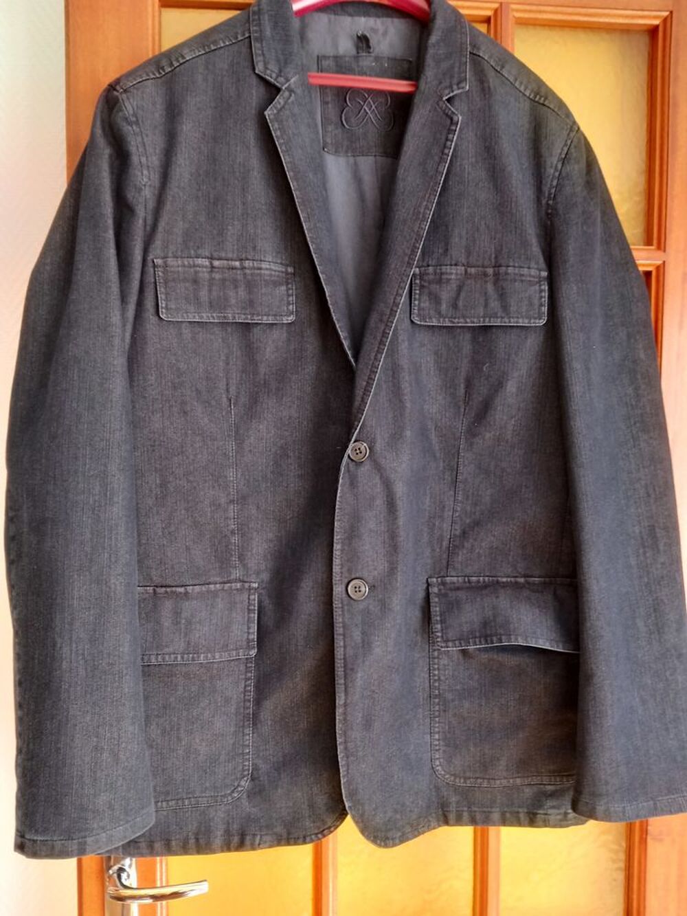2 v&ecirc;tements &eacute;tat neuf Vêtements