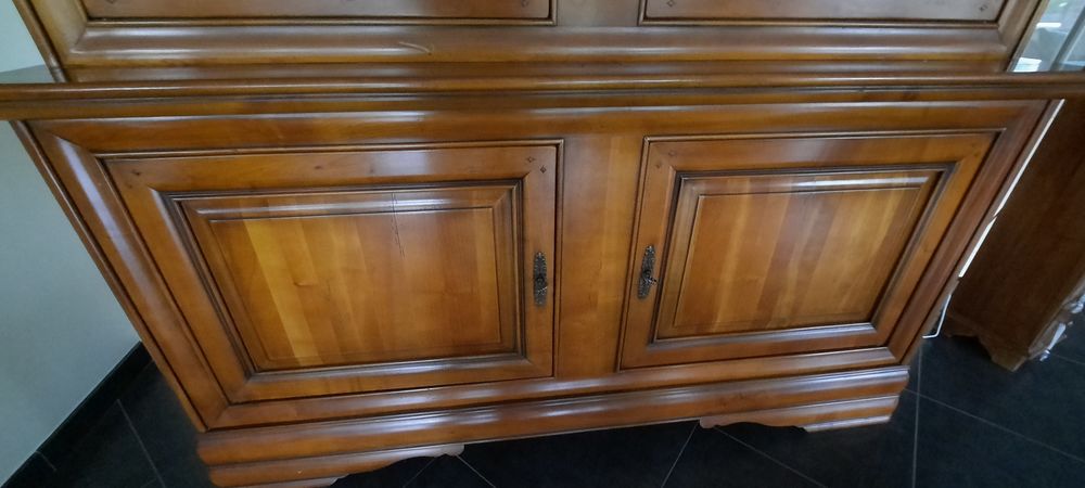 Bahut vaisselier + table. Merisier massif Meubles