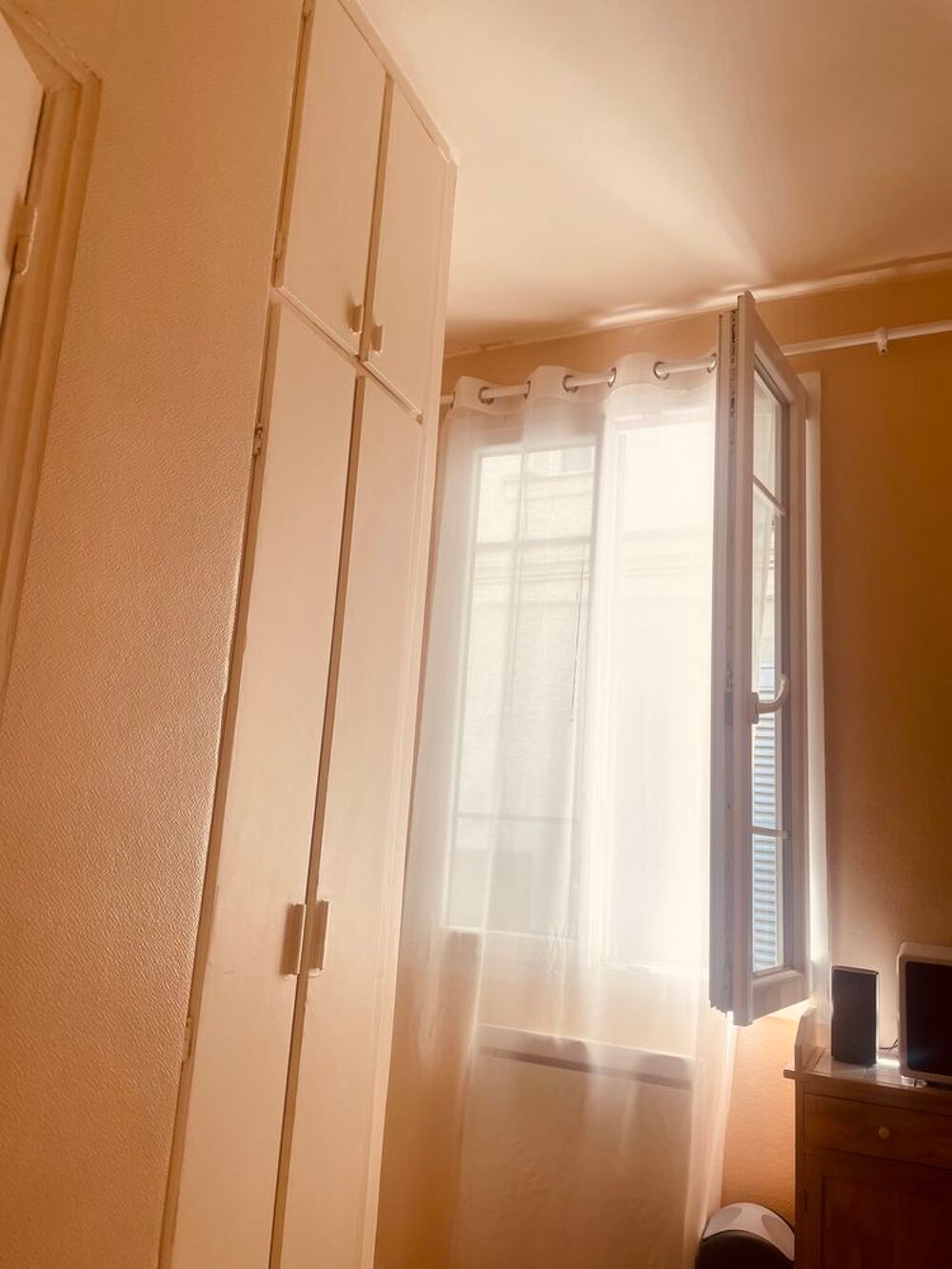 Location Appartement Paris 18eme J.Joffrin - L.12  - Agréable studio type maison Paris 18