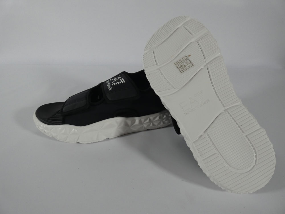 Paire de sandales EMPORIO ARMANI Chaussures
