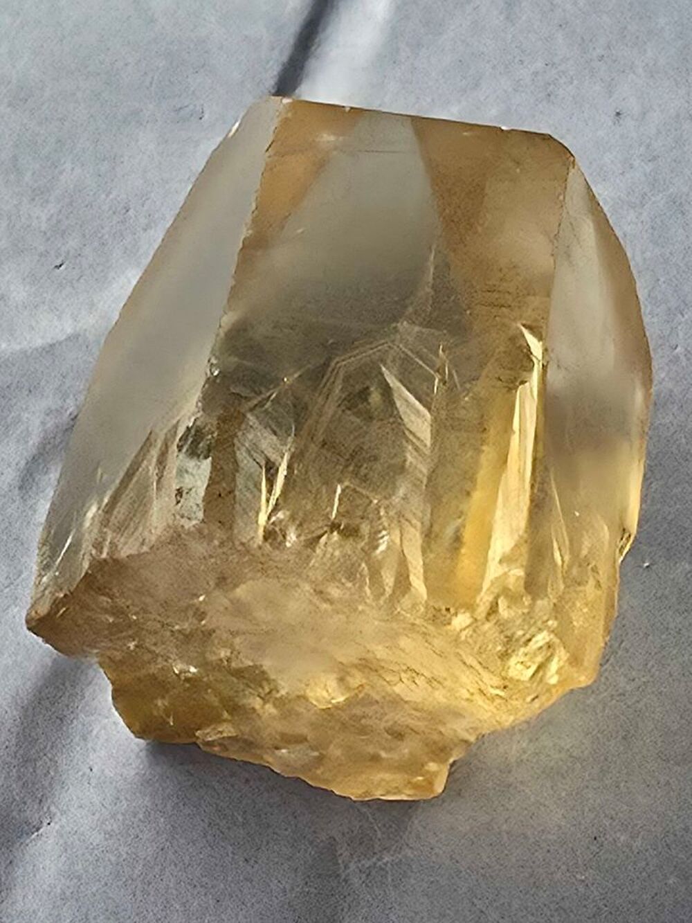 V&eacute;ritable Pierre Citrine Brute du Congo 20g-Cristal de Collection 