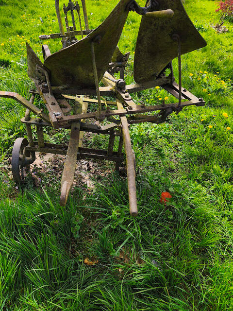 Charrue ancienne 150 �griselles-le-Bocage (89)