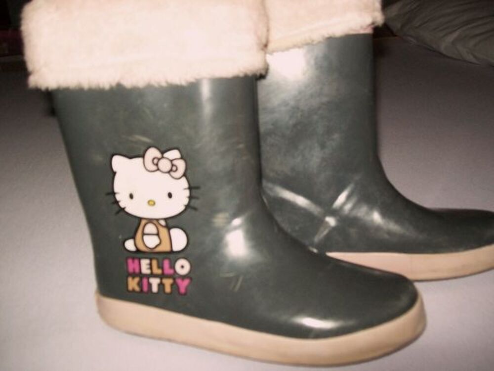 bottes fille Hello Kitty , 31 / 32 Chaussures