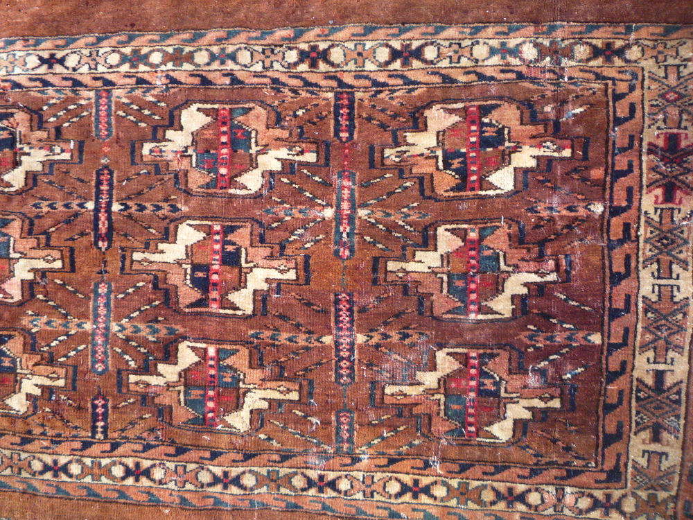 Tapis d'orient nou&eacute; main
112cm x 73cm Décoration