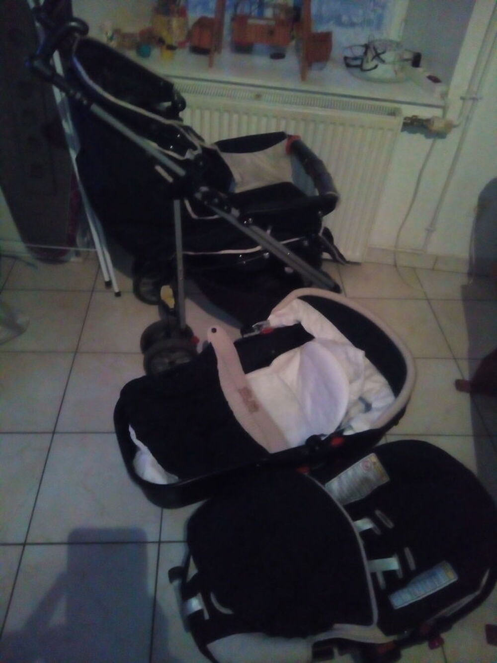 trio de marque chicco bleu marine et marron Puriculture