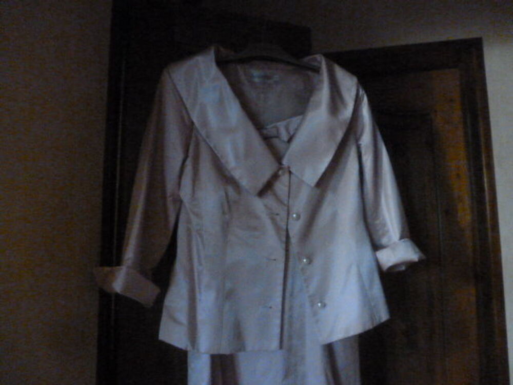 LOT JUPES ET ROBES Vêtements