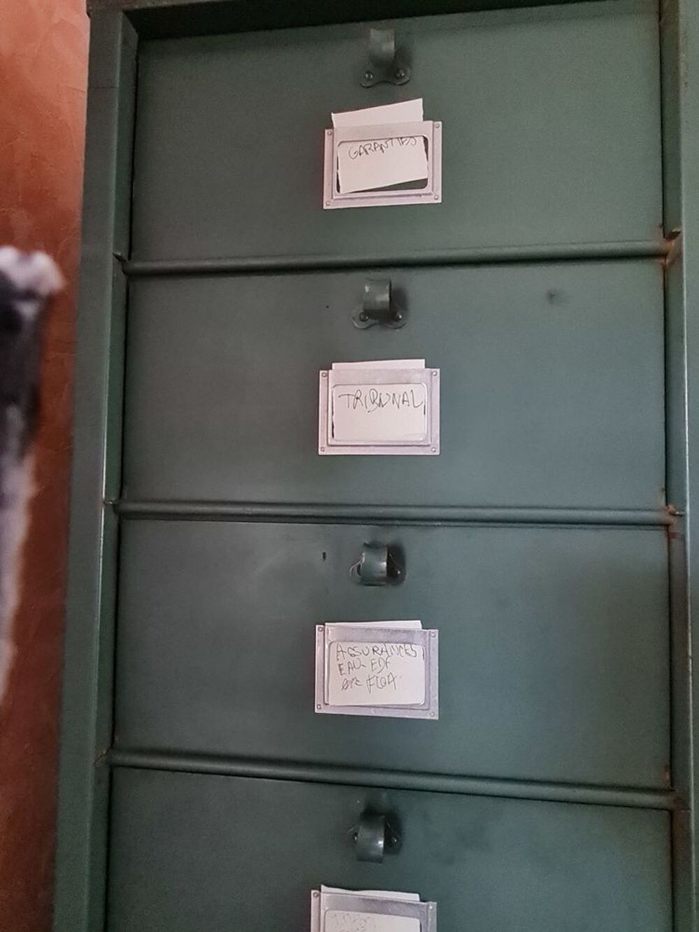 Armoire m&eacute;tallique Ancien meuble Strafor ann&eacute;es 70 Meubles