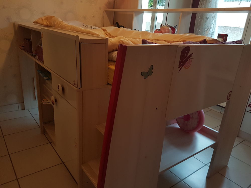 CHAMBRE COMPL&Egrave;TE SUR&Eacute;LEV&Eacute;, EXCELLENT &Eacute;TAT Meubles
