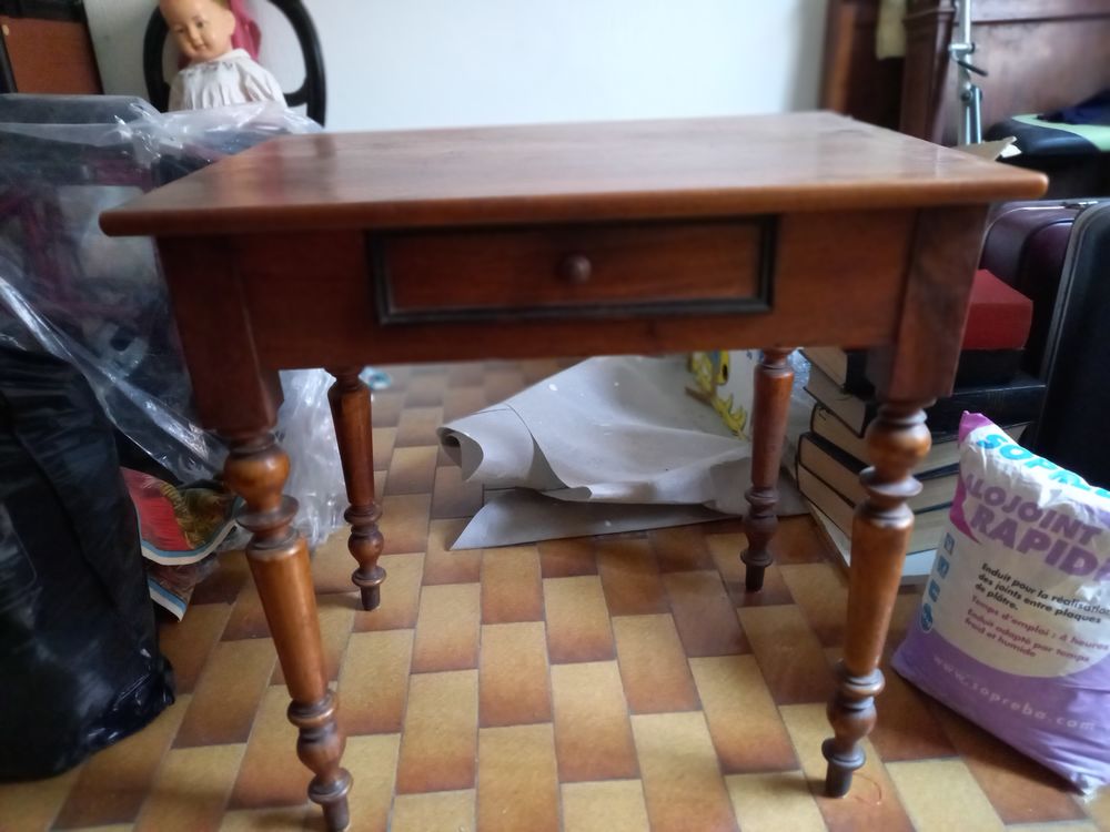 PETITE TABLE EPOQUE LOUIS PHILIPPE Meubles