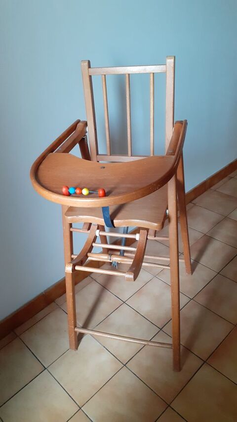 Chaise haute en bois pour b�b� 20 Grisolles (82)