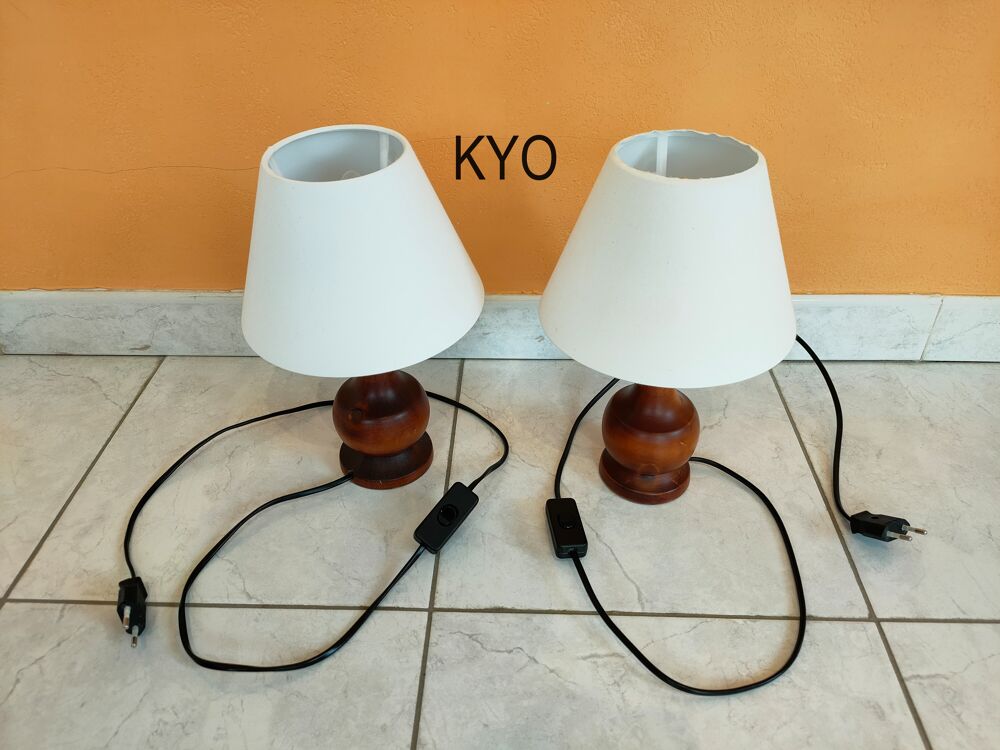 Lampe chevet bois &agrave; poser abat-jour conique rond blanc tissu Décoration