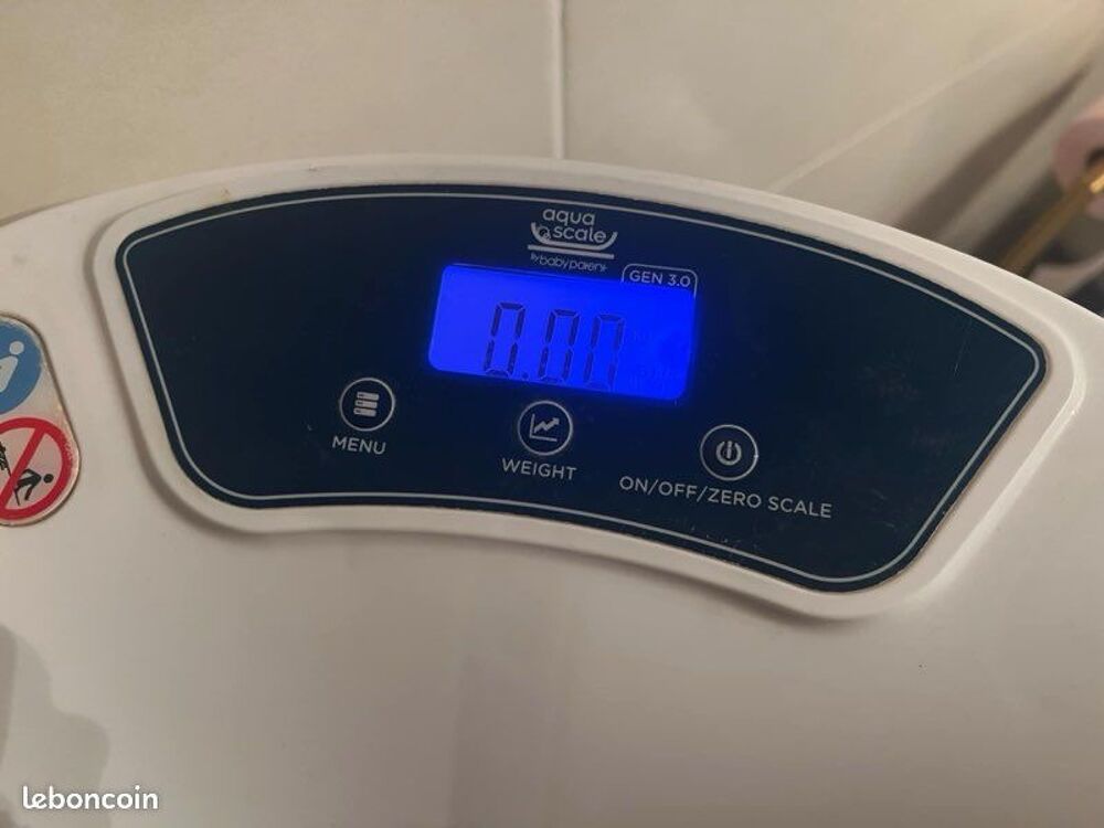Aqua Scale 3 en 1 balance et thermom&egrave;tre int&eacute;gr&eacute; Mobilier enfants