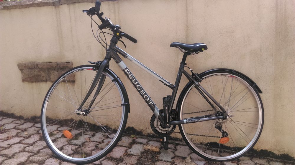 Vélo femme Peugeot 1980's - Guidon diamètre 23,6 mm largeur maxi 560 mm