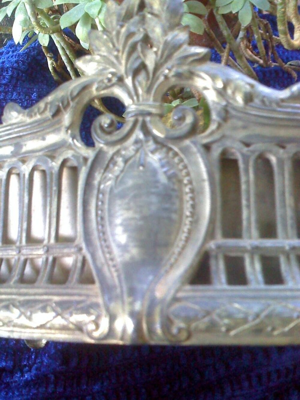 Ancienne jardini&egrave;re en laiton 