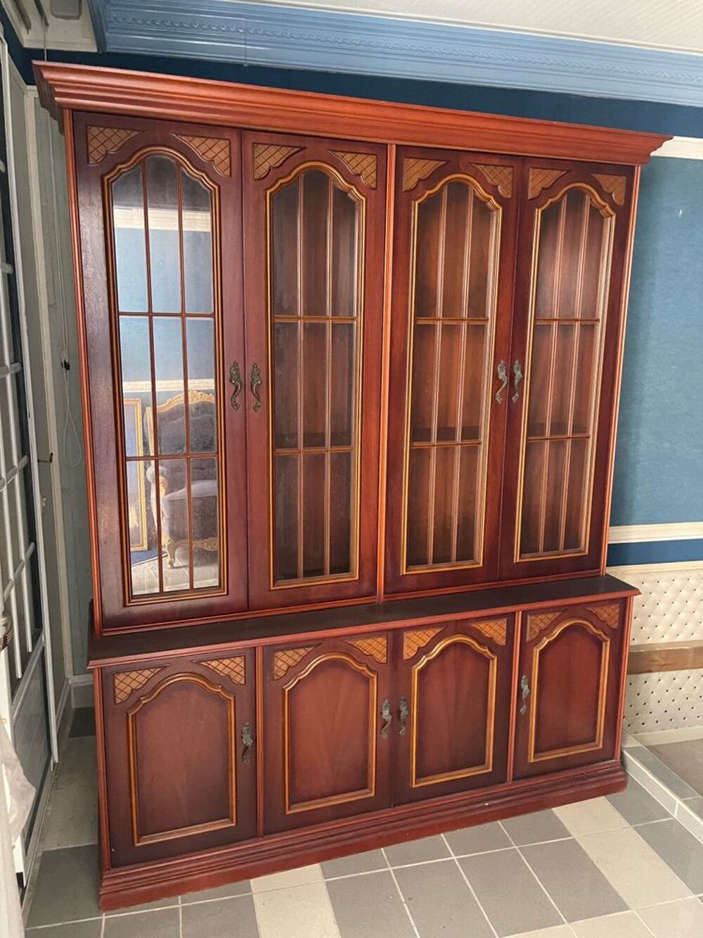 Grand vaisselier vitrine 2 corps bois fonc&eacute; style classique Meubles