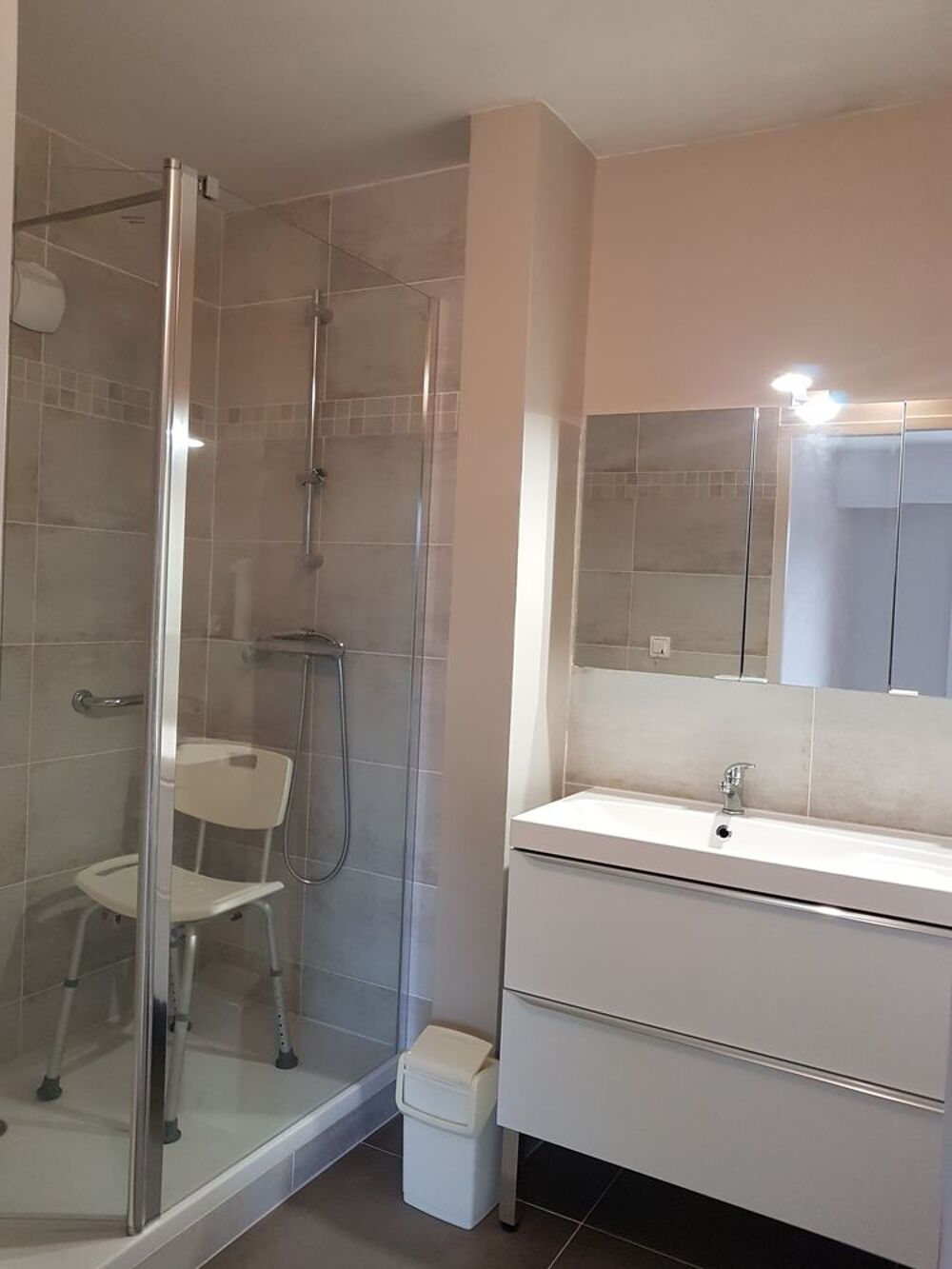 Location Appartement NANTES T1 en résidence avec services 550€ ,charges communes Nantes