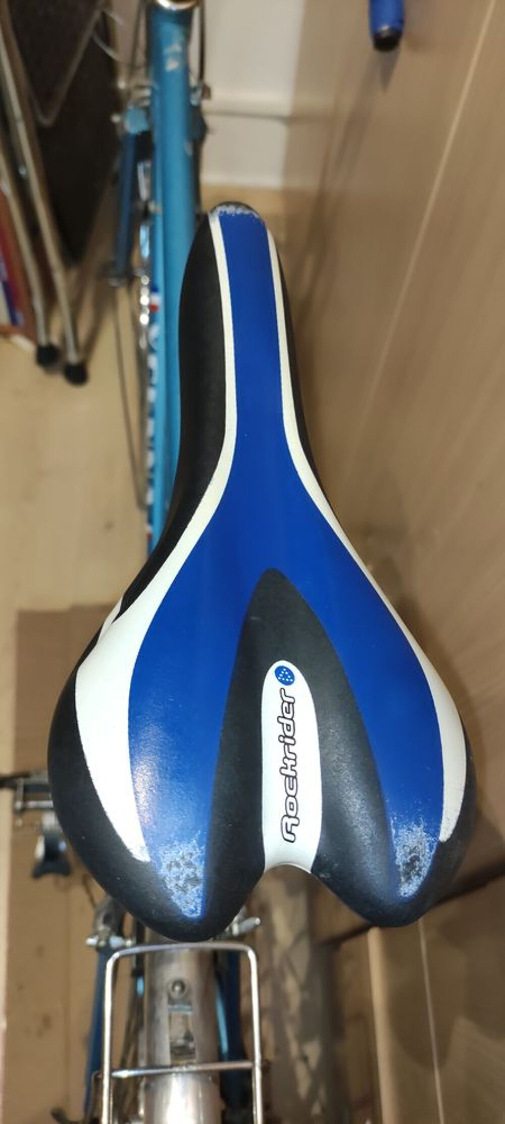 Rare Un v&eacute;lo de course YCENNA cadre acier bleu 57 cm. Tr&egrave;s b Vélos