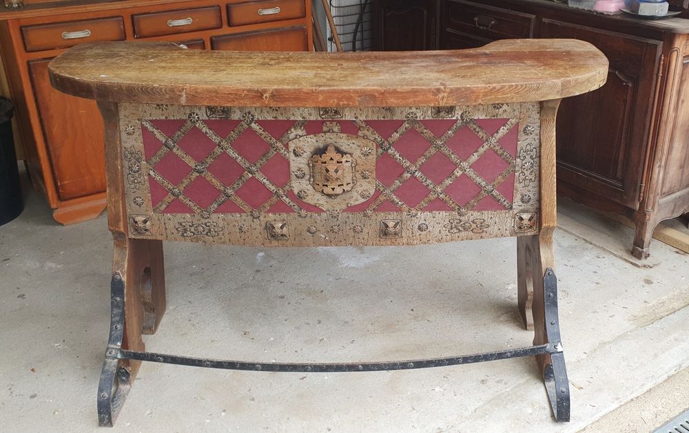 Bar original type chevalerie bois et ferrures Meubles