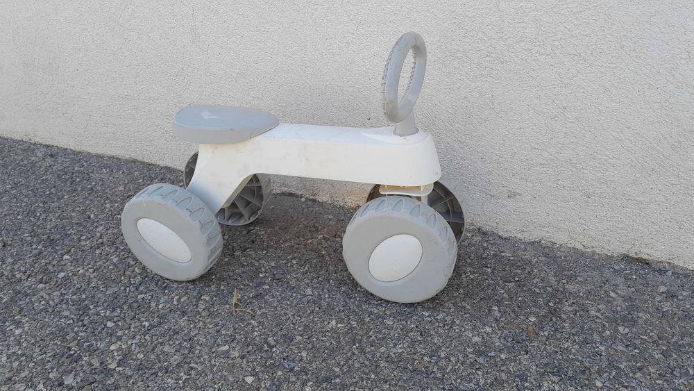 draisienne 4 roues blanche Jeux / jouets