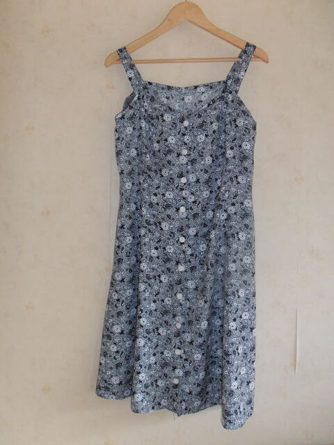 Robe d'�t� � bretelles (82) 18 Tours (37)