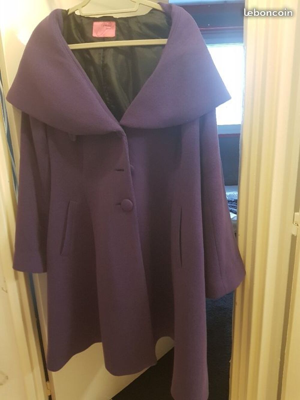 Tr&egrave;s beau manteau mauve &agrave; capuche ou pas, comme on le d&eacute;sire Vêtements