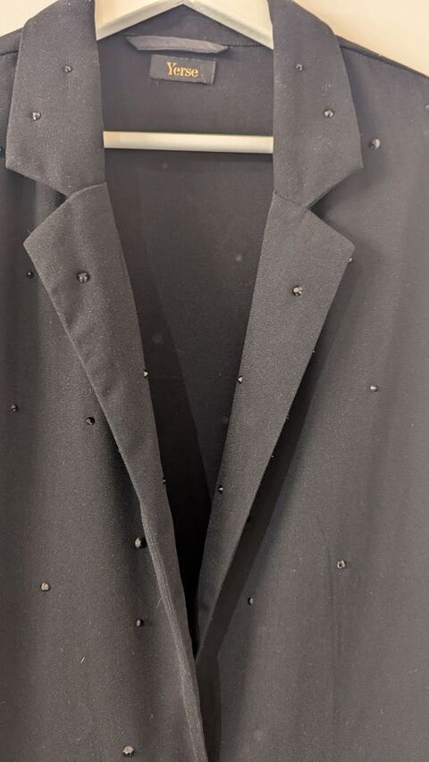 Veste femme avec petits points brillants 10 Bouff�mont (95)