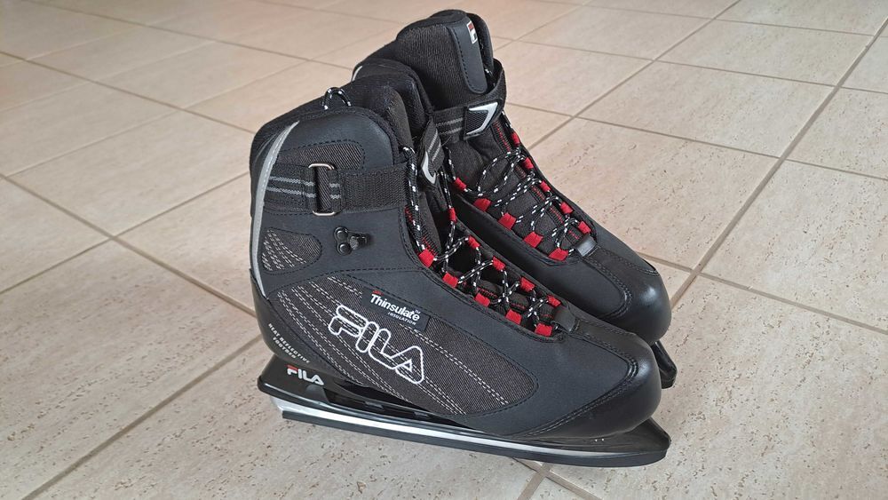 Patins de hockey neuf. Sports