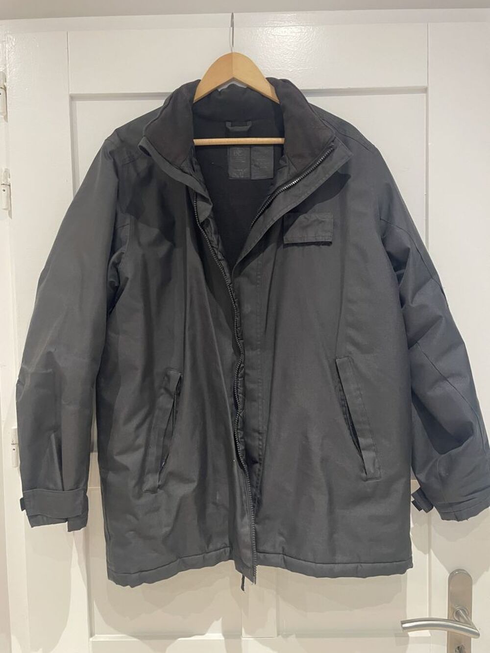 Blouson fourr&eacute; de la marque B &amp; C TEAM, de taille L Vêtements