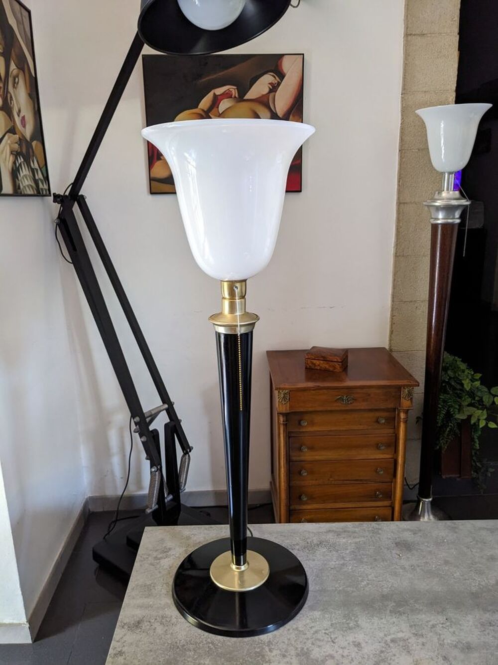  Voir photos. Vendu sans ampoule. Décoration