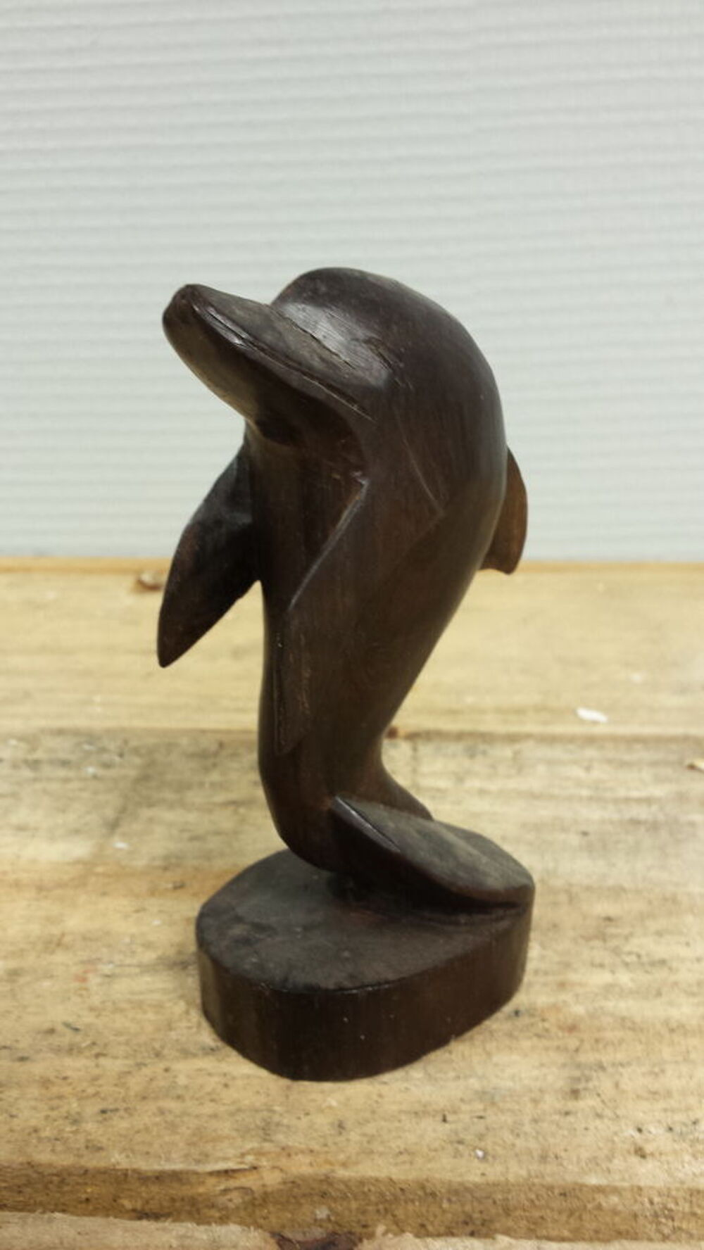 Statuette dauphin en bois noir Décoration