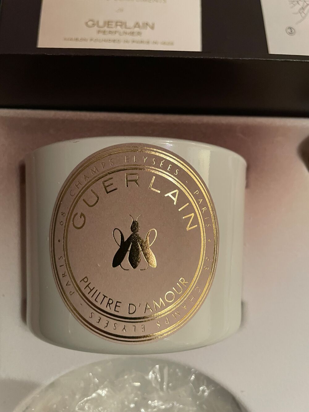 Bougie guerlain avec ses accessoires 