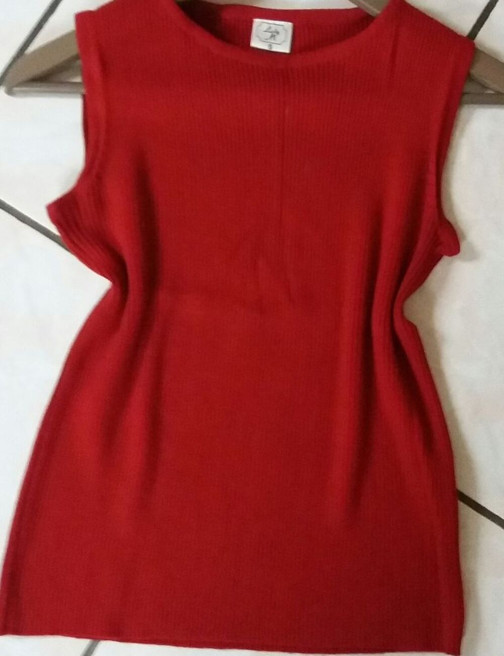  Pull sans manches rouge maille c&ocirc;tel&eacute;e - T 36 - 38 Vêtements