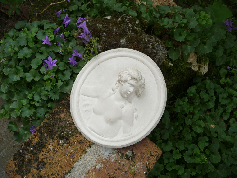 buste jeune fille+++++++++++++++++++++++ Décoration