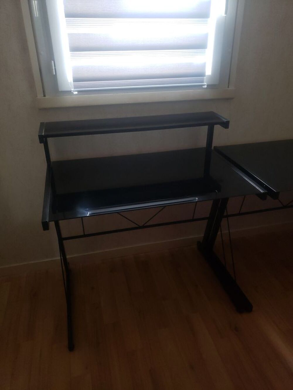 Lot de 2 Bureaux acier et verre tremp&eacute; Meubles