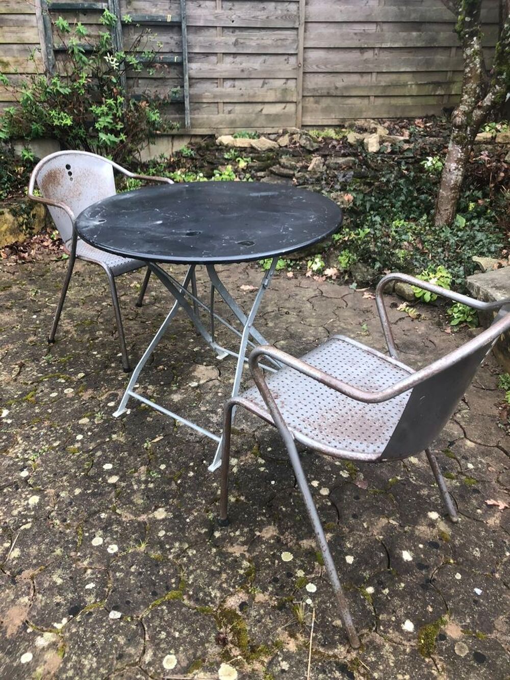 Mobilier de jardin en fer forg&eacute; &agrave; rafra&icirc;chir Meubles